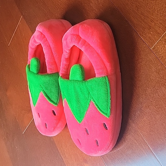 LIKE NEW Harper Canyon Watermelon Slippers - Picture 4 of 5